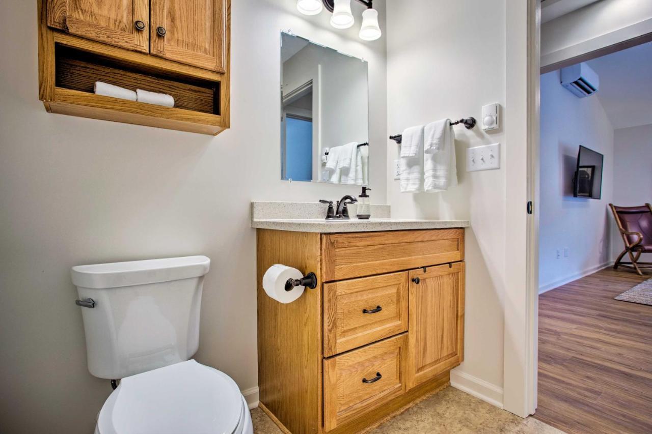 Newly Remodeled Apartment On Main Street In Saluda Exterior photo
